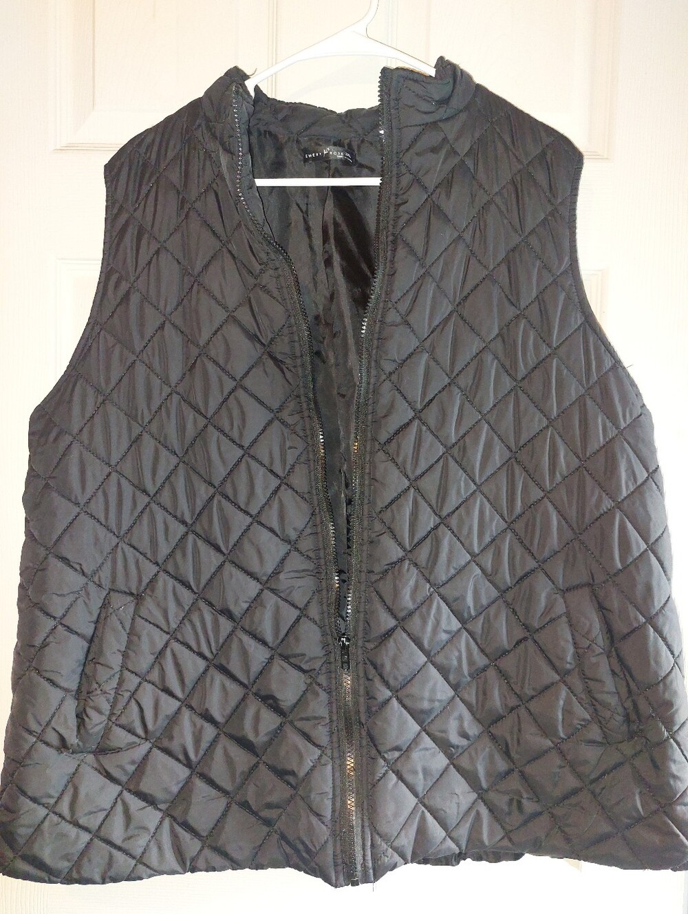 Emery Rose 2x Women's Quilted Black Vest